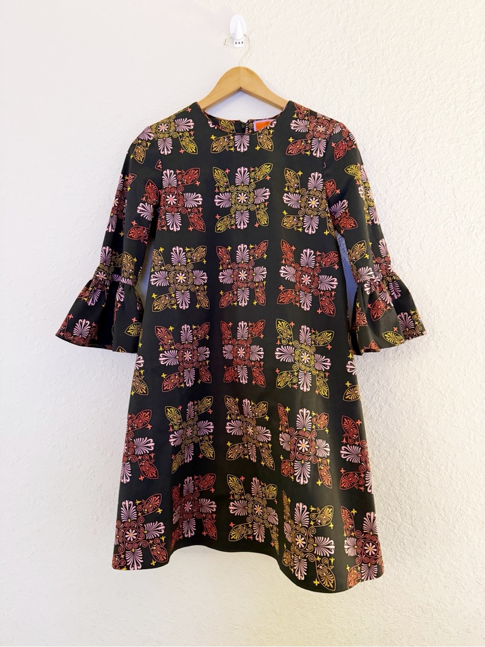 La DoubleJ 24/7 Printed Bell Sleeve Kaleidoscope Medallion Mini Dress Size XS - Picture 2 of 7